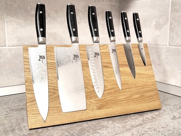 Набор из 6 ножей Yaxell Ran с магнитным держателем YR-64024