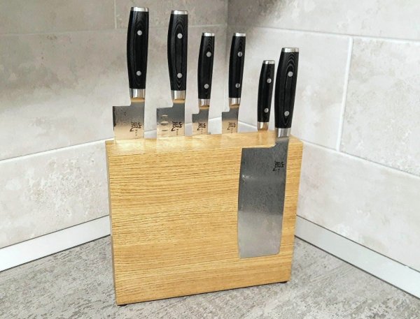 Набор из 6 ножей Yaxell Ran с магнитным держателем YR-62824