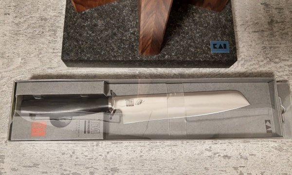 Кухонный нож Kai Kamagata Tim Malzer TMK-0701 универсальный, 150мм
